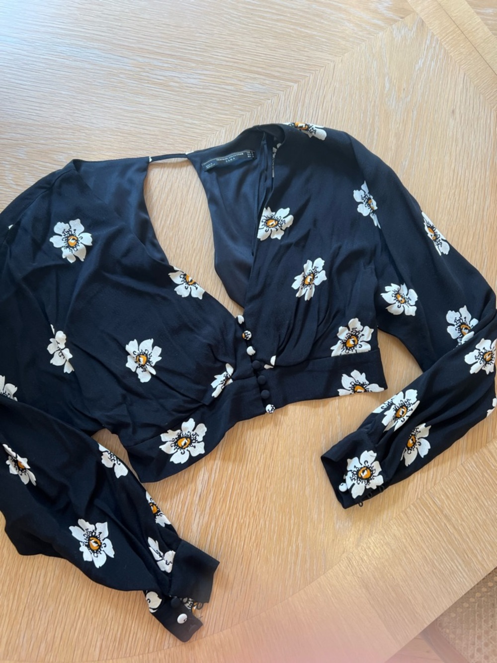 Zara Black Floral Button-Front Long Sleeve Crop Top